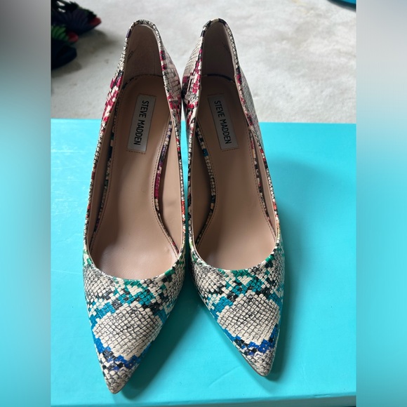 Faux snakeskin, rainbow shoes - Picture 4 of 6